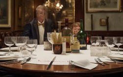 2025年餐桌喝酒礼仪新规，这些常识你还懂吗？