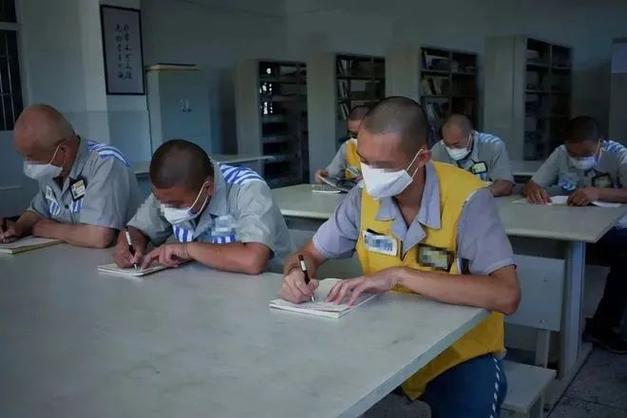 之江监狱的公务员招录，国考和省考该怎么选？-图1